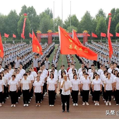 (疯疯癫癫是谁)疯疯癫癫的神秘之谜：疯神解析过程中的探索与揭秘