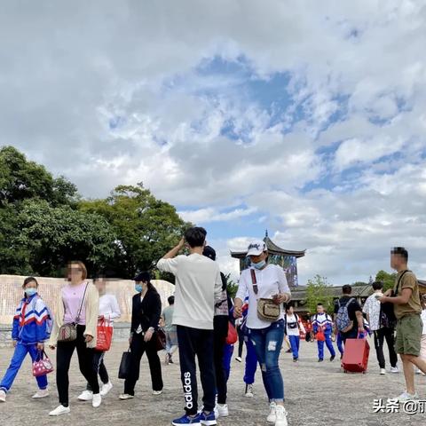 边际猎人手机版下载：探索未知世界，挑战自己极限，尽在手机游戏中！