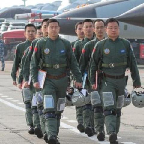 战神之决战西伯利亚阵容解析：最强角色搭配与战略攻略