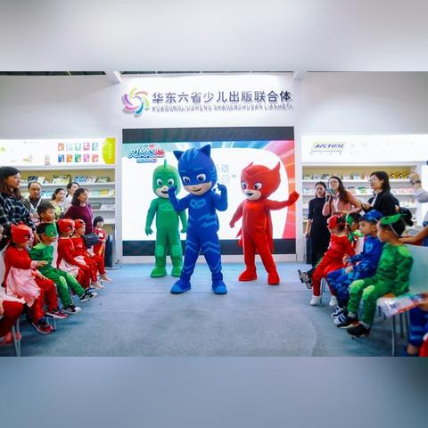漫想小英雄：勇破黑暗，拯救世界的奇幻冒险之旅