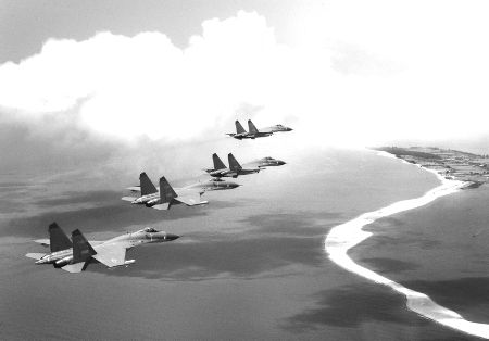 (新二战之鹰击长空笔趣阁)新二战之鹰击长空：英勇飞行员重现战争史诗般的壮丽画卷