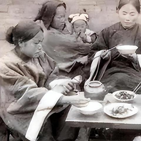 (萌萌战争攻略)探究萌萌战争最强阵容搭配：对属性和角色技能的深度解析