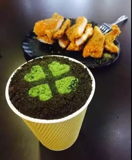 中秋消消乐：舌尖上的浪漫，味蕾的盛宴，美食与团圆的完美结合