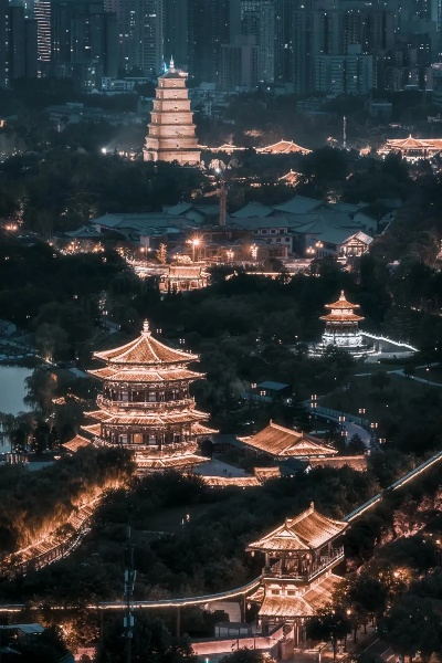 (长安古城诗句)长安古城诗意绵绵，风韵流连千年传。