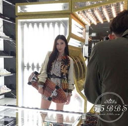 (废品大亨玛丽阿姨黄金厕纸)废品大亨玛丽阿姨的秘密财富：她那座神秘房子的钟藏在哪里？