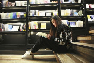 (在忙碌中享受闲暇)在忙碌工作中，享受休闲一刻的美好时光