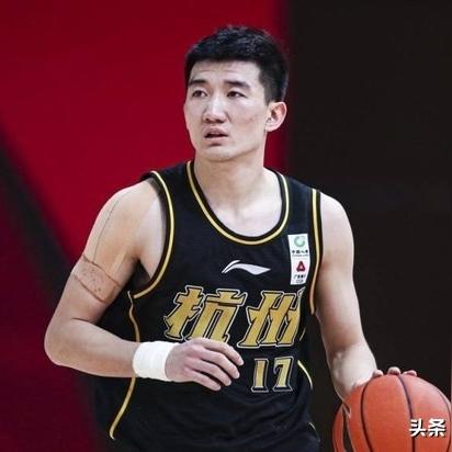 (热门篮球手游)老铁篮球手游最火十个人，看看谁才是真正的篮球王者！