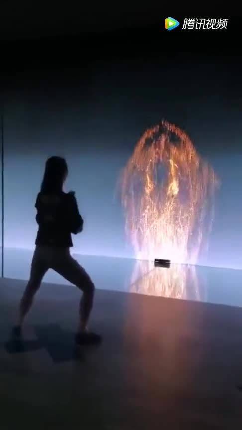 (无限引力mv)探索无限引力舞蹈的奥秘：如何用身体与灵魂演绎宇宙的奇迹