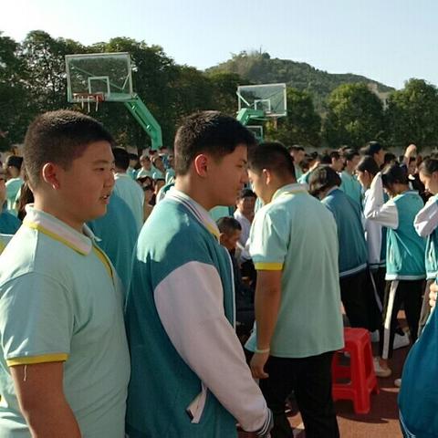(天然呆女生的性格)清新自然天然呆女孩图片，让人忍不住想拥抱