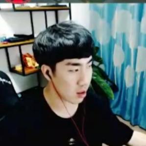 (虫虫助手不需要登录)虫虫助手不用实名认证版：助你畅享无需拘束的智能辅助系统