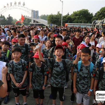 中国传媒铁热播！《新亮剑》持续掀起热潮，触动千万观众心弦，引领新时代正能量风向！