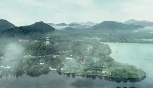 (烟雨中的西湖诗句)探寻烟雨西湖美景，诗人眼中的绝美风光