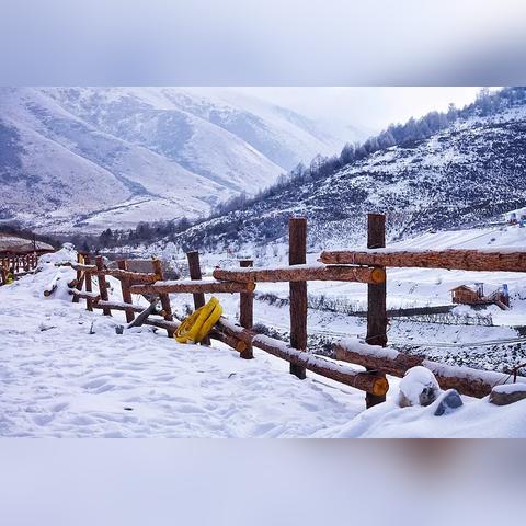 (川西滑雪场)川西冰雪旅游：冰雪玩乐，热门景点火热升温